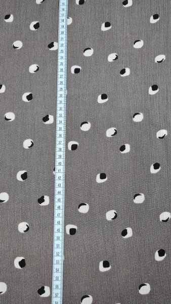 Viskose- Crepe weiss schwarze Dots auf grau